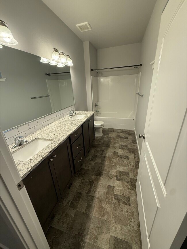 Building Photo - 303 Emerald Ave