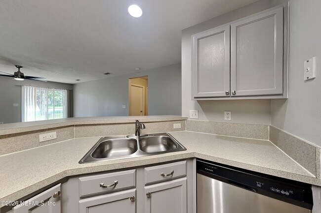 Building Photo - 137 Brays Island Ln