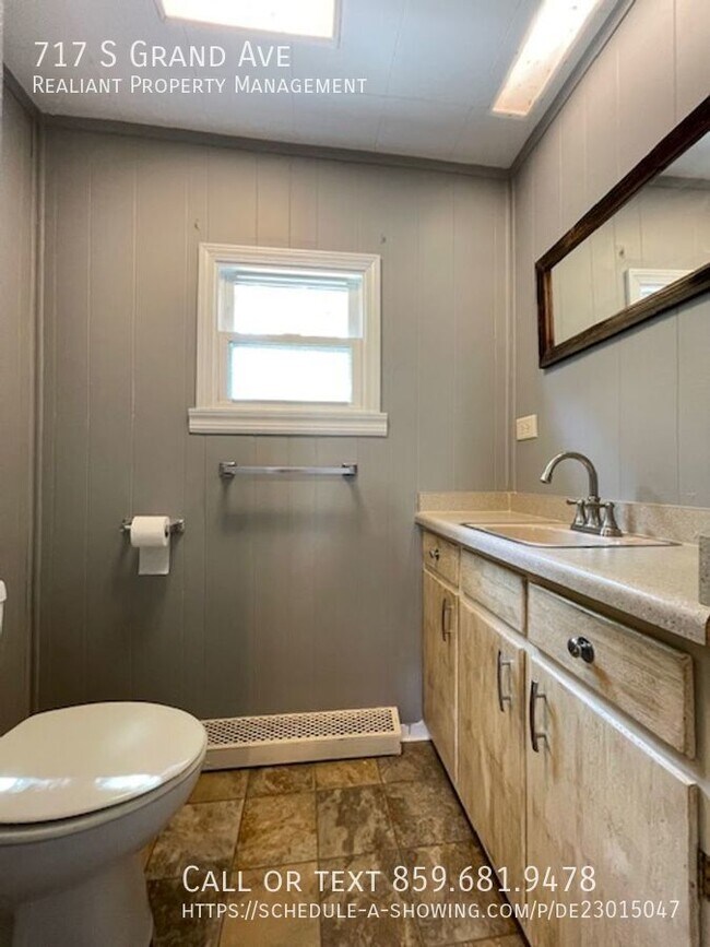 Building Photo - Highly desired Ft Thomas Community has a h...