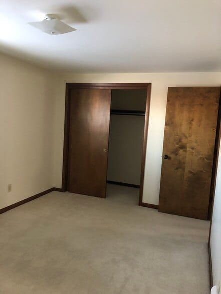 Building Photo - 1400 Katers Dr