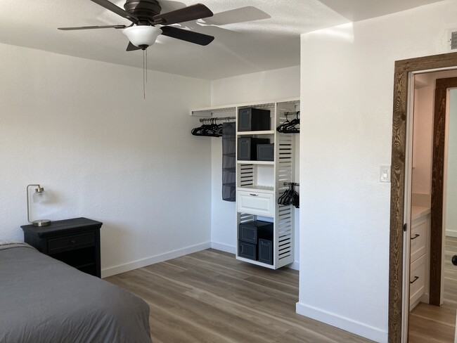 Building Photo - 3514 Hacienda Dr