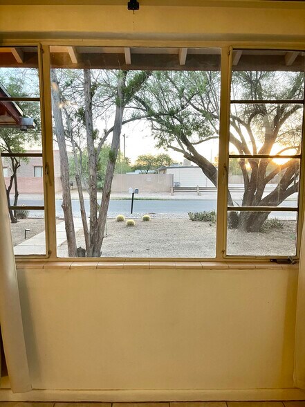 Building Photo - 2308 N Richey Blvd
