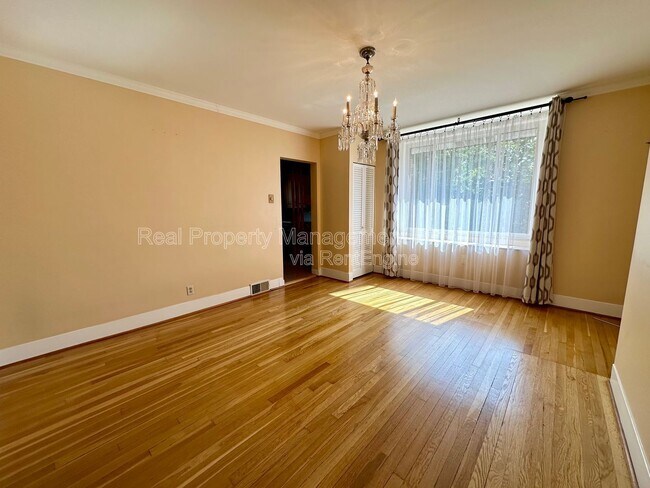 Building Photo - 5738 Melvin St