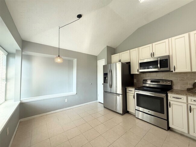 Building Photo - 9838 Golden Eagle St