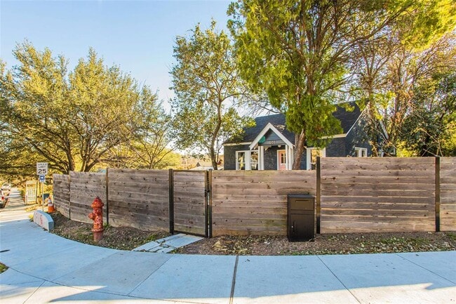 Building Photo - 501 Terrace Dr
