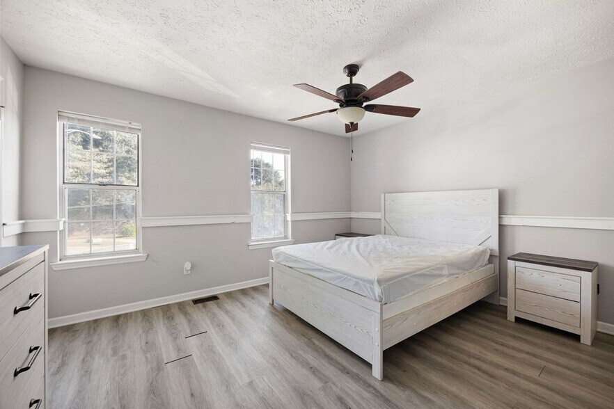 Building Photo - 1871 Grant Ct