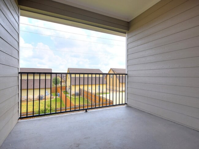 Building Photo - 3503 Summerway Dr