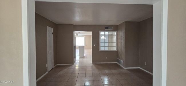 Building Photo - 9332 Hudson Way