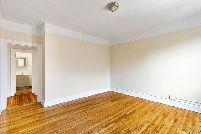 Building Photo - 271 Williams Ave