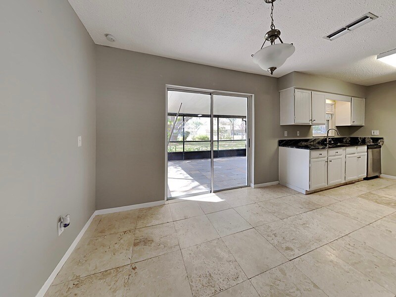 Building Photo - 2143 Creek Side Dr