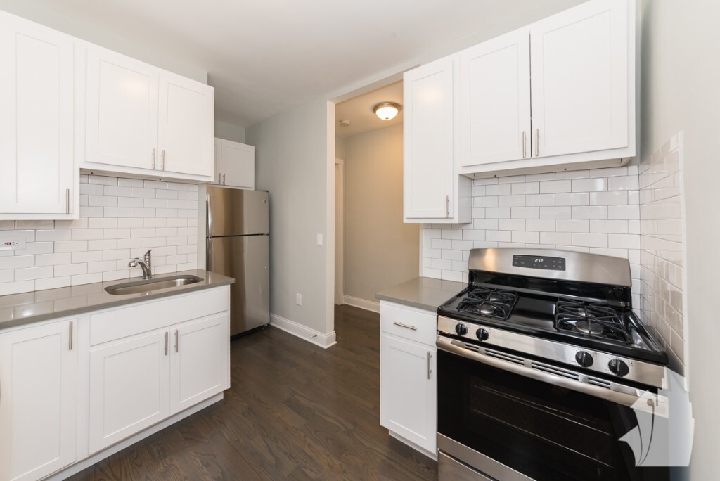 Building Photo - 5059 N Damen Ave