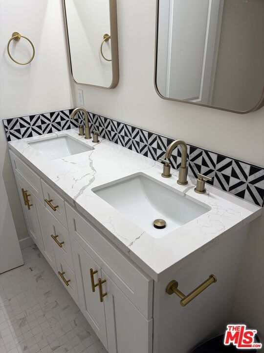 Building Photo - 6245 McLaren Ave