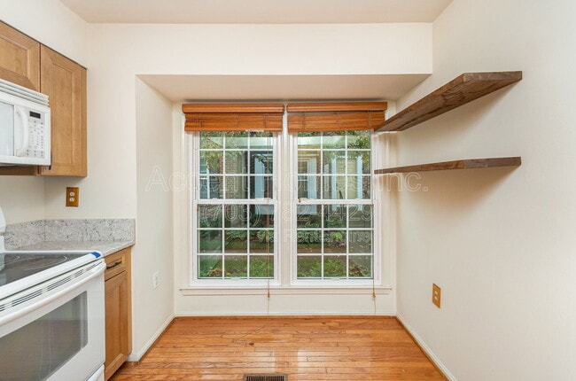 Building Photo - 2514 S Arlington Mill Dr
