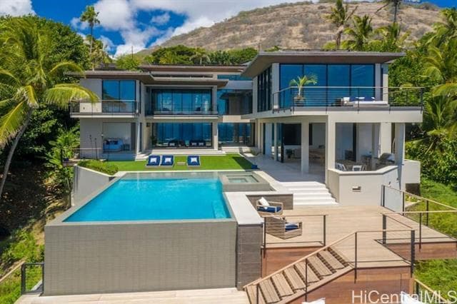 Building Photo - 6 Lumahai St