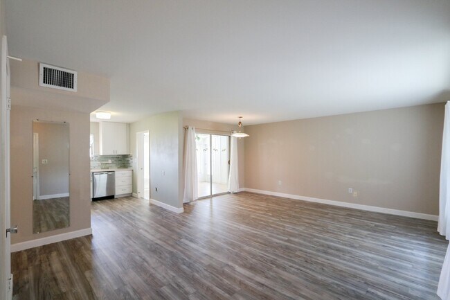 Building Photo - 1204 Harkness Way