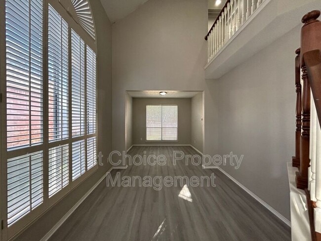 Building Photo - 4805 Misty Ridge Dr