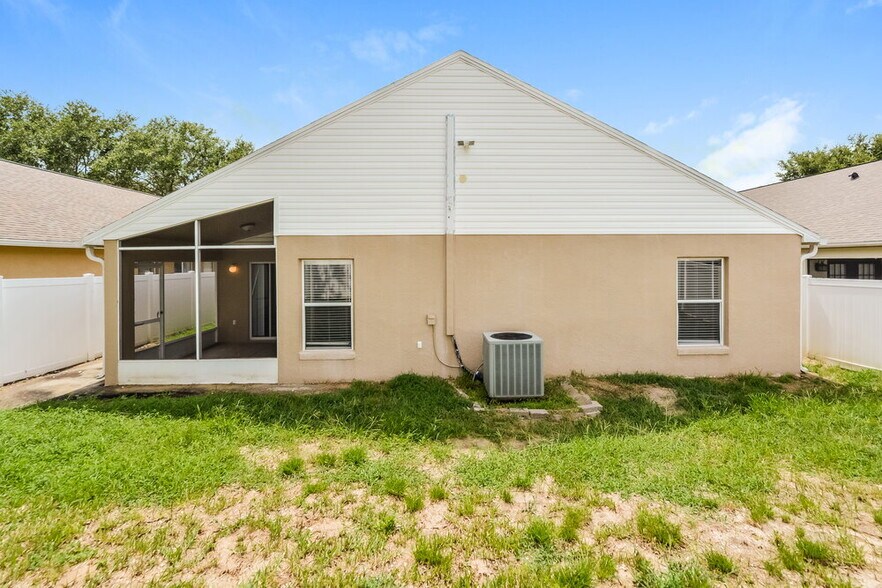 Building Photo - 2113 Carpathian Dr