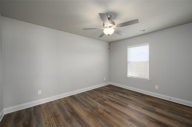 Building Photo - 2801 Tulip Dr