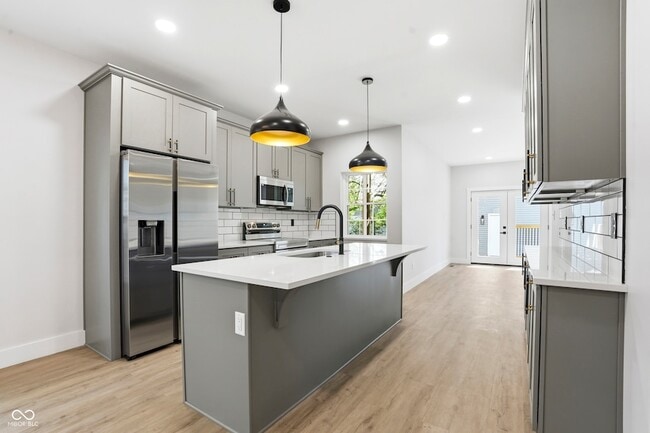 Building Photo - 4623 Rookwood Ave