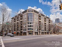 Building Photo - 718 W Trade St