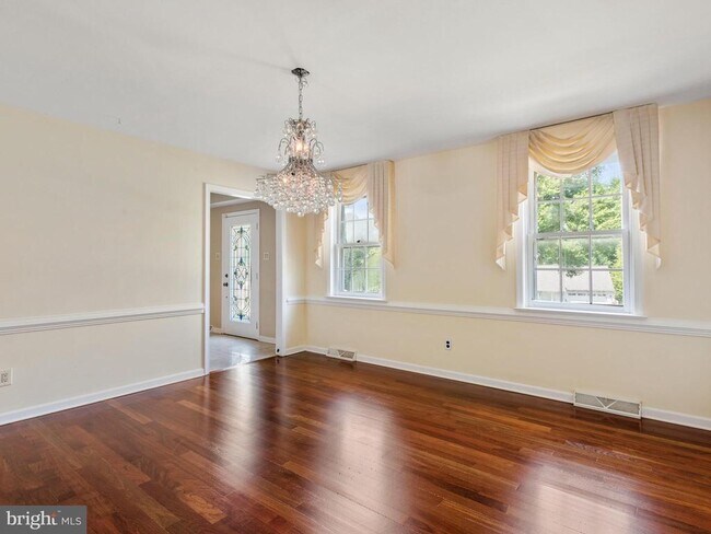 Building Photo - 612 Bough Rd