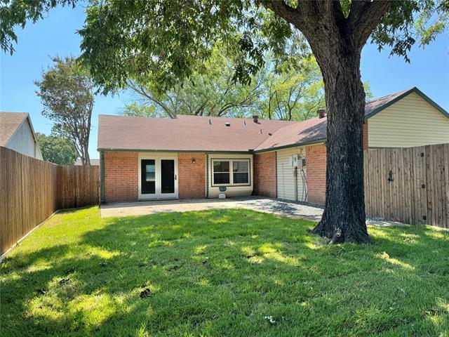 Building Photo - 523 Red Oak Dr
