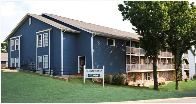 Hamiltonian IV - Hamiltonian IV Apartments