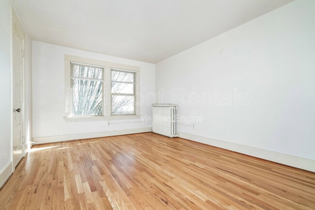 Building Photo - 1301-1311 6th Avenue