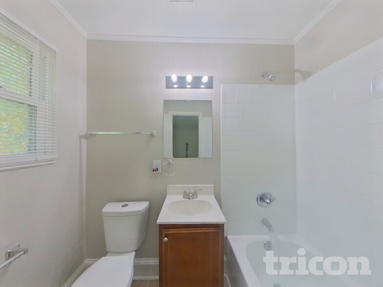 Building Photo - 5530 Wedgewood Dr