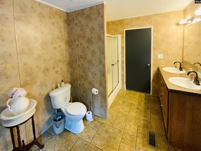 Building Photo - 2146 Scenic Dr