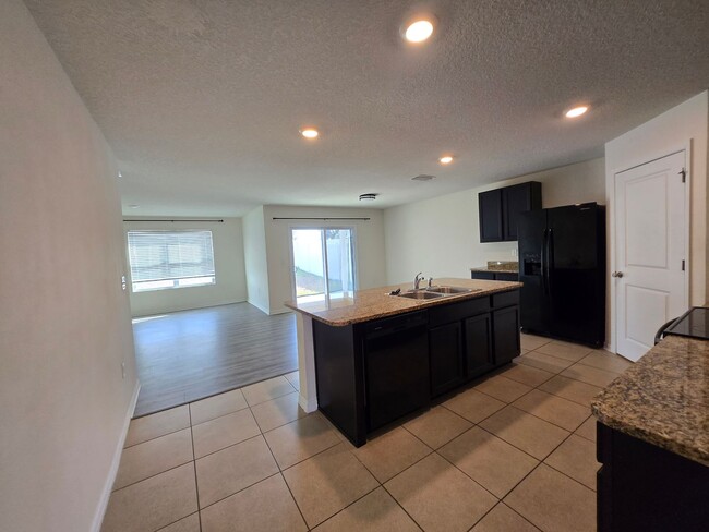 Building Photo - 4  bedroom 2 bath Home for Rent  in the He...