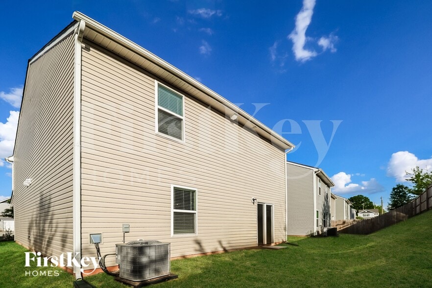 Building Photo - 9107 Creedmore Hills Dr