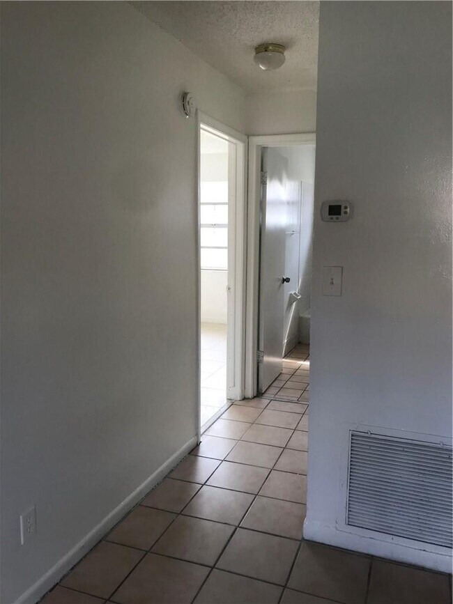 Building Photo - 1038 NW 8th Ave