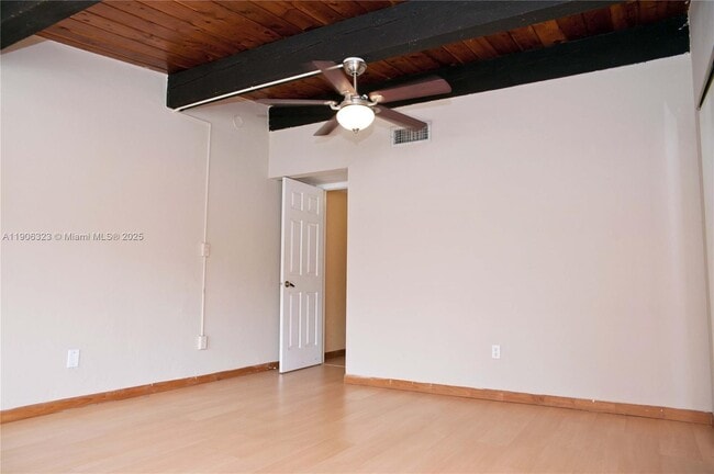 Building Photo - 19216 NE 25th Ave