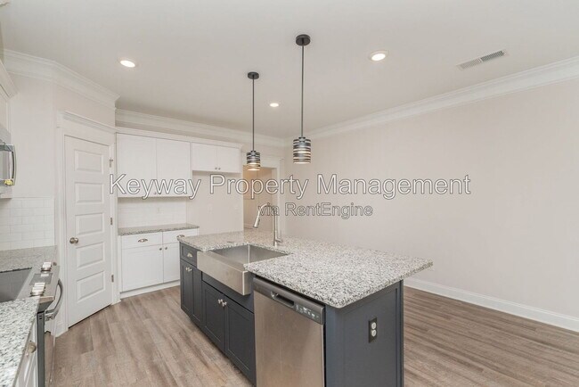 Building Photo - 319 Sumac Trail