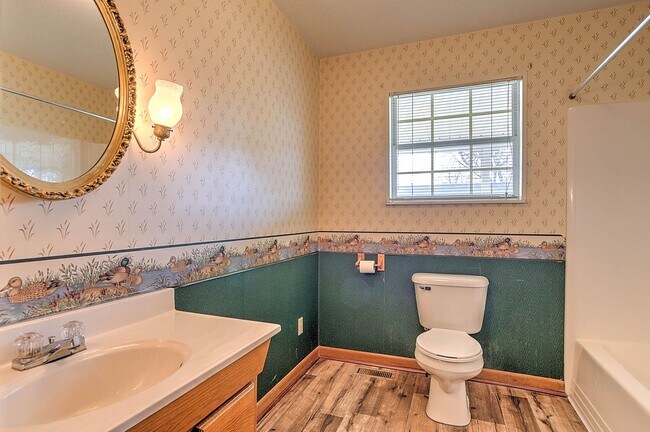 Building Photo - 307 Cypress St