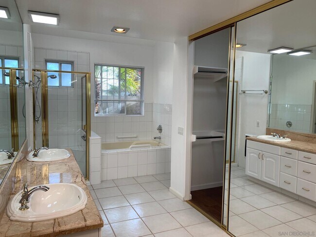 Building Photo - 6535 Caminito Northland