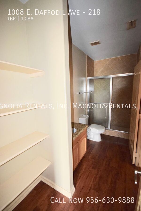 Building Photo - 1008 E Daffodil Ave