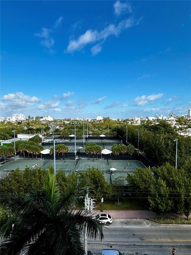 Building Photo - 1020 Meridian Ave