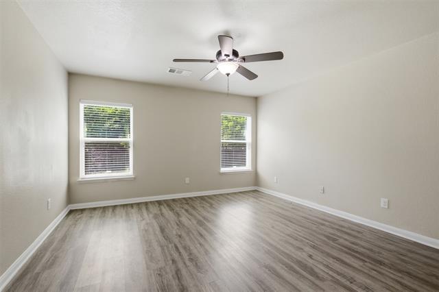 Building Photo - 230 Silver Leaf Dr
