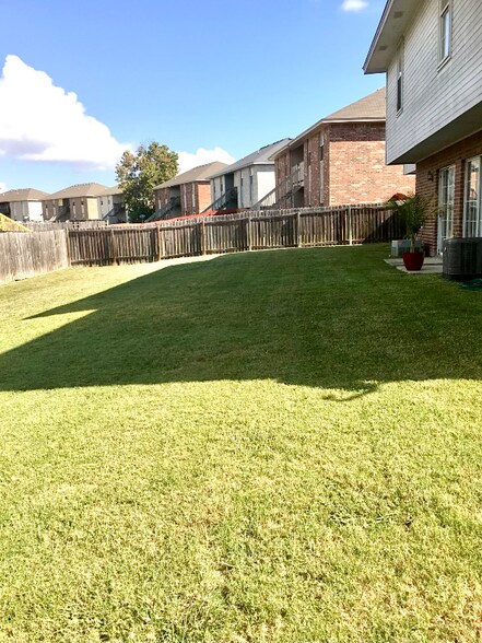 Building Photo - 5806 Redstone Dr