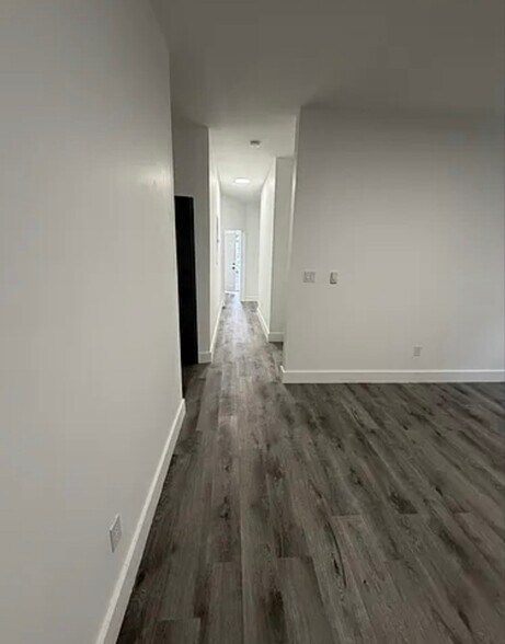 Building Photo - 25 Riverview Pl