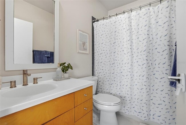 Building Photo - 106 Fareham Pl N