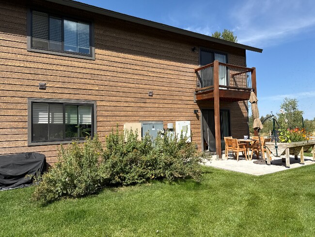 Building Photo - 205 Lakewood Rd