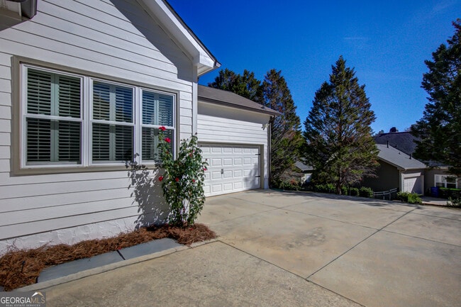 Building Photo - 112 Cottage Grove