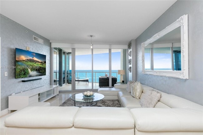 Building Photo - 17121 Collins Ave