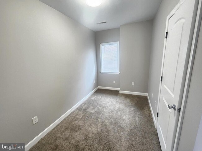 Building Photo - 1827 McCulloh St