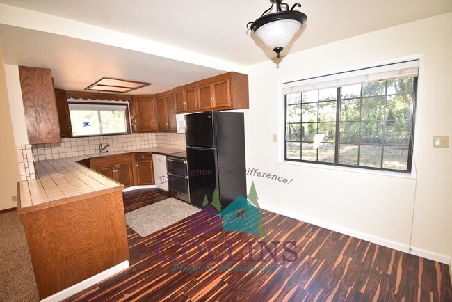 Building Photo - 11071 Cedar Ridge Dr