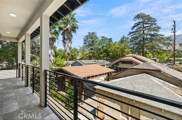 Building Photo - 720 W Altadena Dr