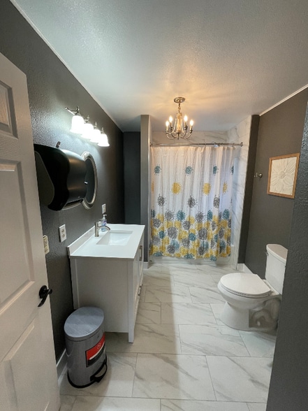 Building Photo - 419 N 10th St